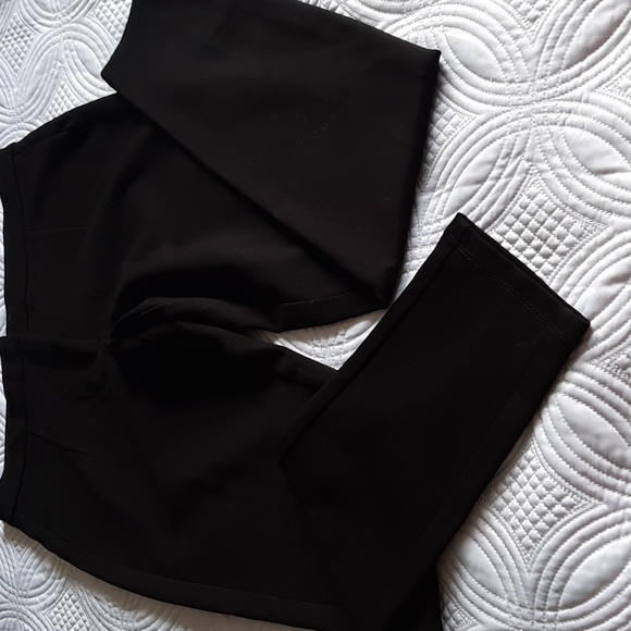 Reitmans Womens black pants. Size 12. Tapered with pockets. - Picture 13 of 13